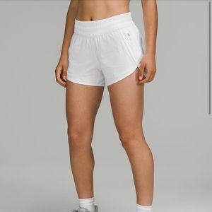 Lululemon Tracker Shorts - white, 6, lined